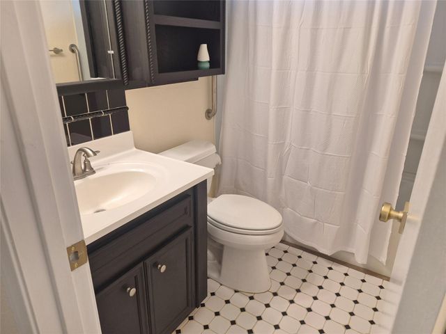 54 Aloe Vera Court, Lake Jackson, TX 77566