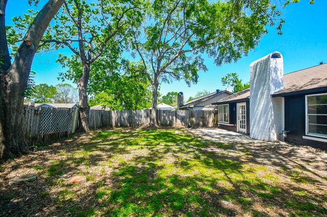 19919 Burle Oak Drive, Humble, TX 77346