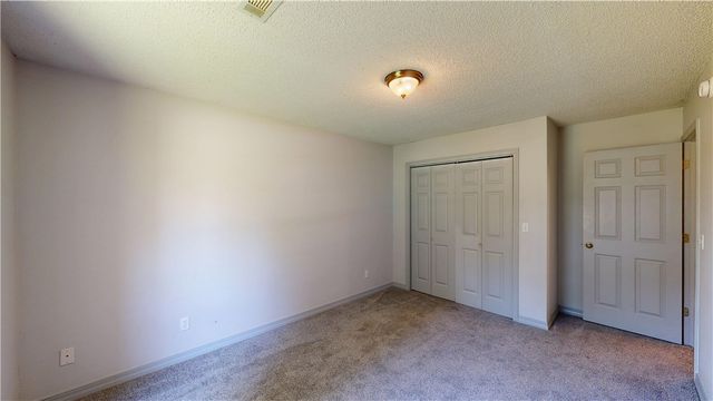 34 N Letitia Avenue, Fayetteville, AR 72701
