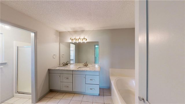 34 N Letitia Avenue, Fayetteville, AR 72701
