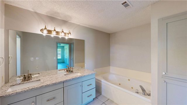 34 N Letitia Avenue, Fayetteville, AR 72701
