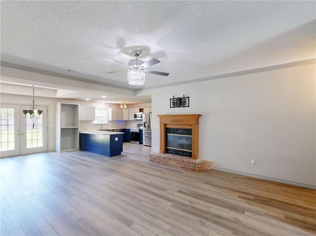 34 N Letitia Avenue, Fayetteville, AR 72701