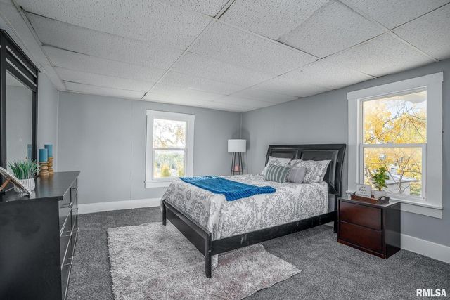 1127 N Ripley St Street, Davenport, IA 52803