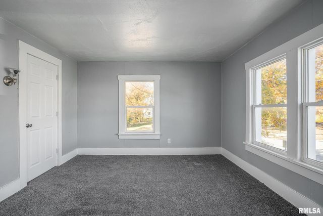 1127 N Ripley St Street, Davenport, IA 52803