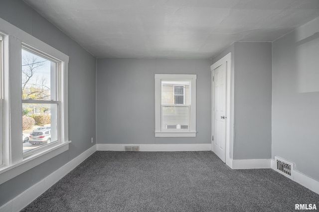 1127 N Ripley St Street, Davenport, IA 52803