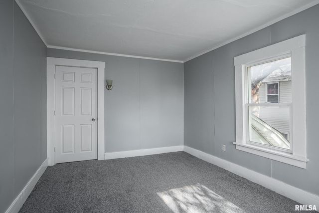 1127 N Ripley St Street, Davenport, IA 52803