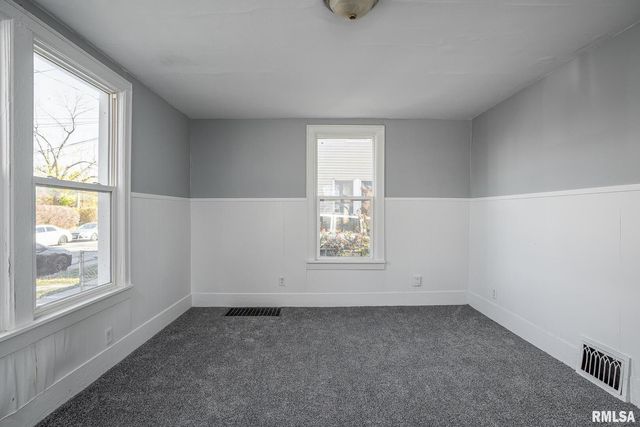 1127 N Ripley St Street, Davenport, IA 52803