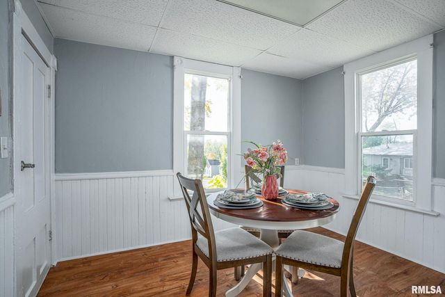 1127 N Ripley St Street, Davenport, IA 52803