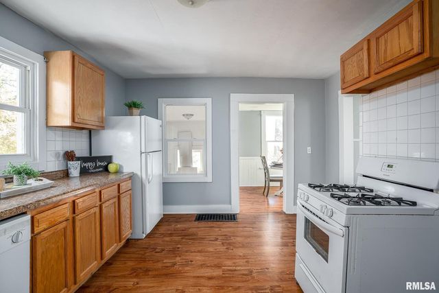 1127 N Ripley St Street, Davenport, IA 52803