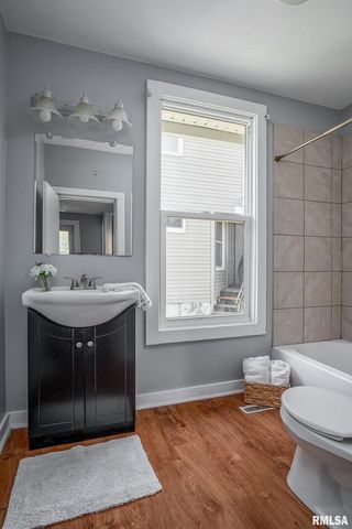 1127 N Ripley St Street, Davenport, IA 52803