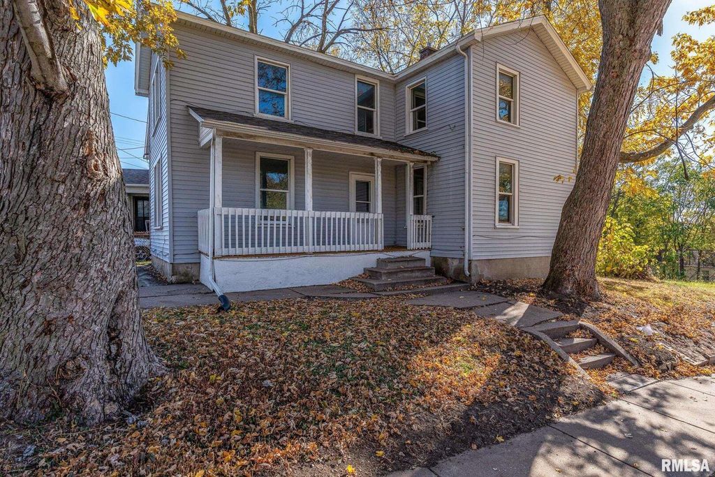 1127 N Ripley St Street, Davenport, IA 52803