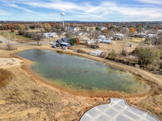 948 Huckleberry Lane, Tolar, TX 76476