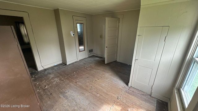 4610 Crawford Ave, Louisville, KY 40258