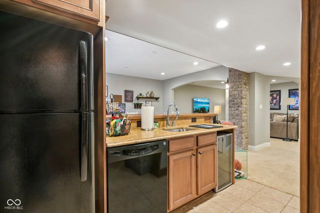 14668 Whispering Breeze Drive, Fishers, IN 46037