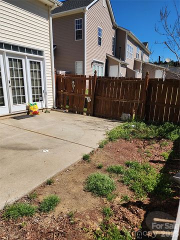 14718 Lions Pride Court, Charlotte, NC 28273