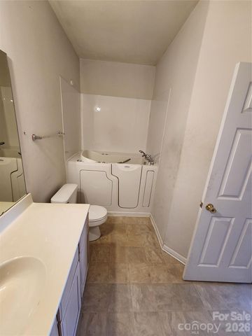 14718 Lions Pride Court, Charlotte, NC 28273