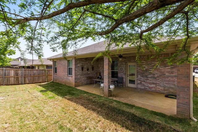 3505 Austin Street, Gainesville, TX 76240