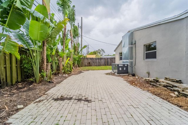 620 NE 57th Street, Fort Lauderdale, FL 33334