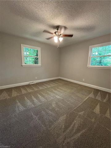 1352 Calvert Drive, Winston-salem, NC 27107