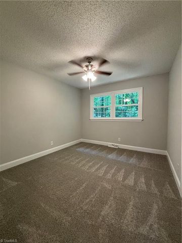 1352 Calvert Drive, Winston-salem, NC 27107