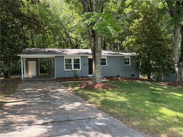 1352 Calvert Drive, Winston-salem, NC 27107