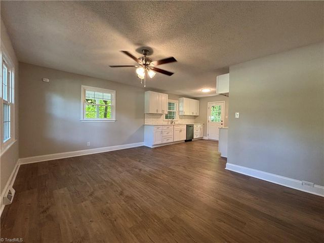 1352 Calvert Drive, Winston-salem, NC 27107