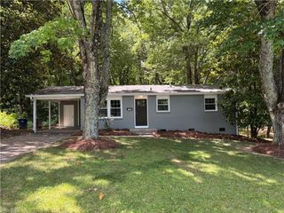 1352 Calvert Drive, Winston-salem, NC 27107