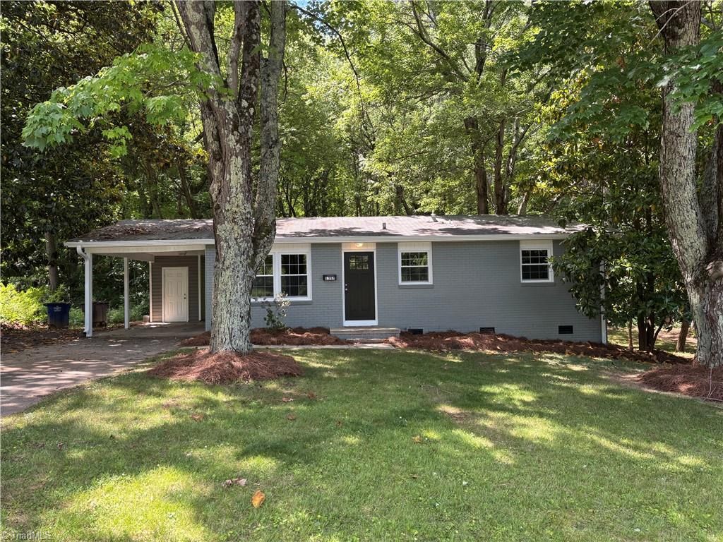 1352 Calvert Drive, Winston-salem, NC 27107