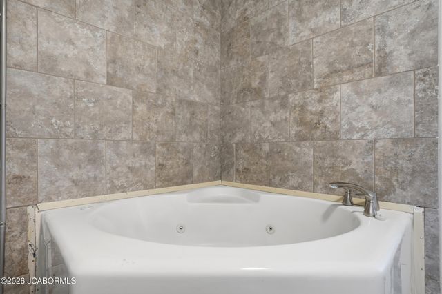 11130 SHERRY DRIVE, Holts Summit, MO 65043