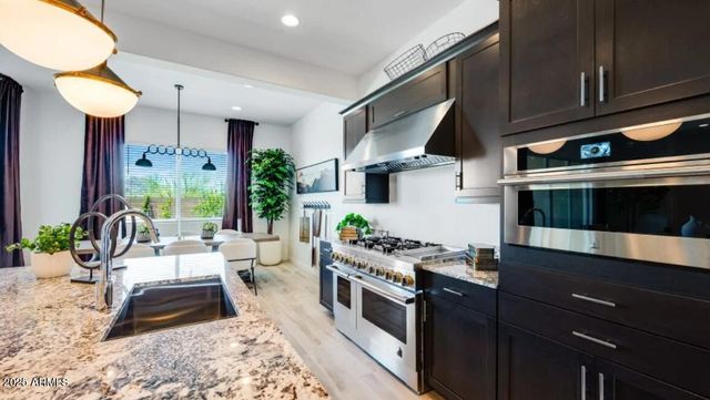 7954 W ROWEL Road, Peoria, AZ 85383