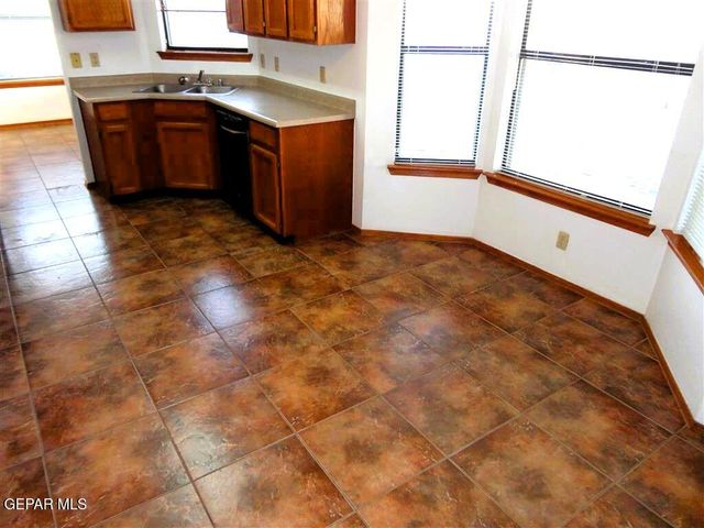 7205 Night Hawk Drive, El Paso, TX 79912