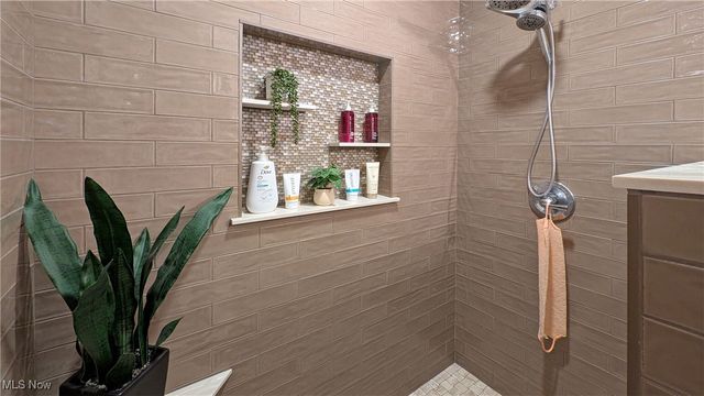 732 Forest Ridge Drive, Youngstown, OH 44512