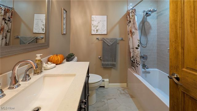 732 Forest Ridge Drive, Youngstown, OH 44512