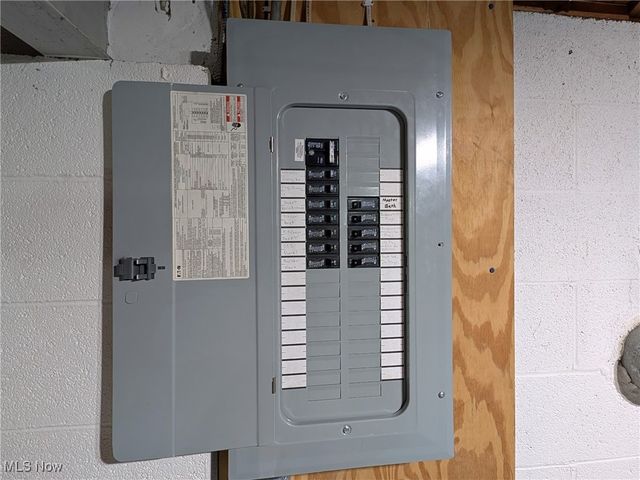 732 Forest Ridge Drive, Youngstown, OH 44512