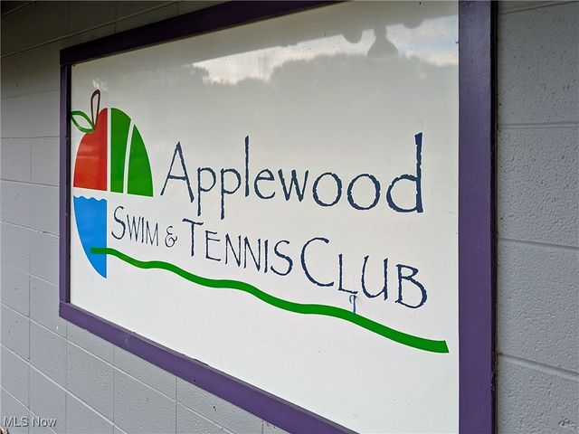 732 Forest Ridge Drive, Youngstown, OH 44512