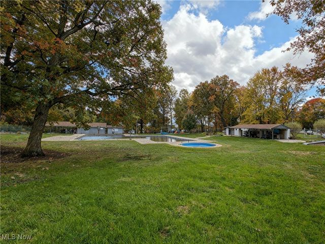 732 Forest Ridge Drive, Youngstown, OH 44512