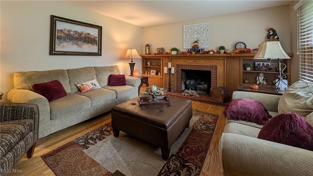 732 Forest Ridge Drive, Youngstown, OH 44512