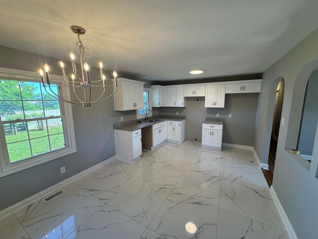 137 Oakmont Drive, Nicholasville, KY 40356