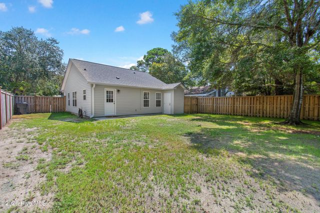 123 NE 18th Street, Oak Island, NC 28465