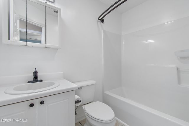 123 NE 18th Street, Oak Island, NC 28465