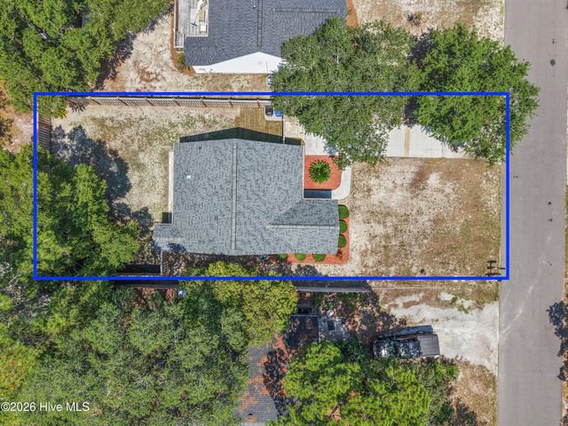 123 NE 18th Street, Oak Island, NC 28465