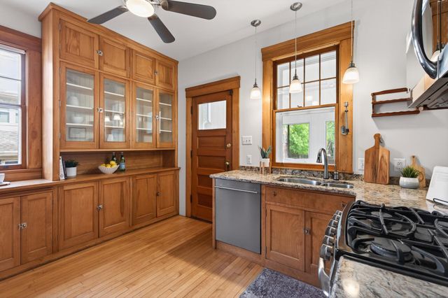 1866 Summit Avenue, Saint Paul, MN 55105