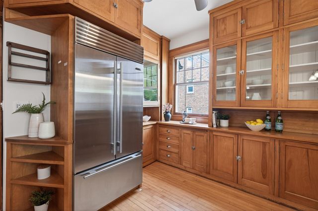 1866 Summit Avenue, Saint Paul, MN 55105