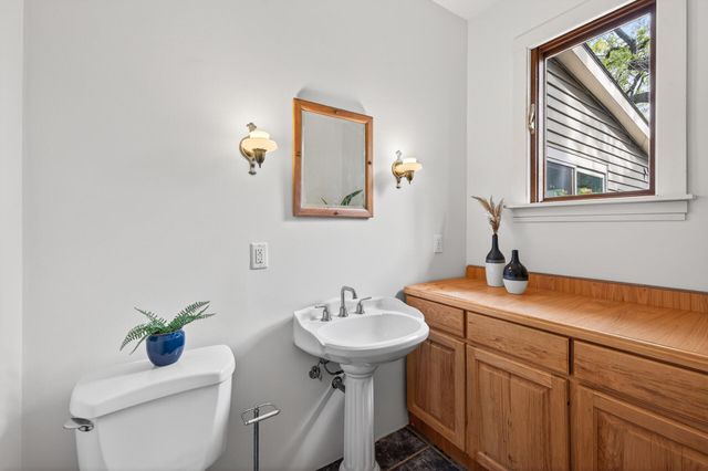 1866 Summit Avenue, Saint Paul, MN 55105