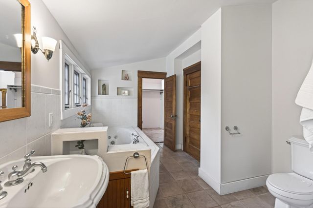 1866 Summit Avenue, Saint Paul, MN 55105