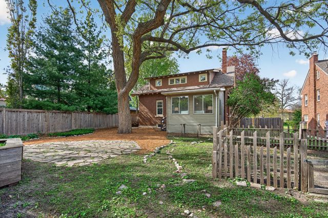 1866 Summit Avenue, Saint Paul, MN 55105