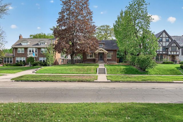 1866 Summit Avenue, Saint Paul, MN 55105