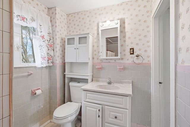 70 Allen Ave, Lynn, MA 01902