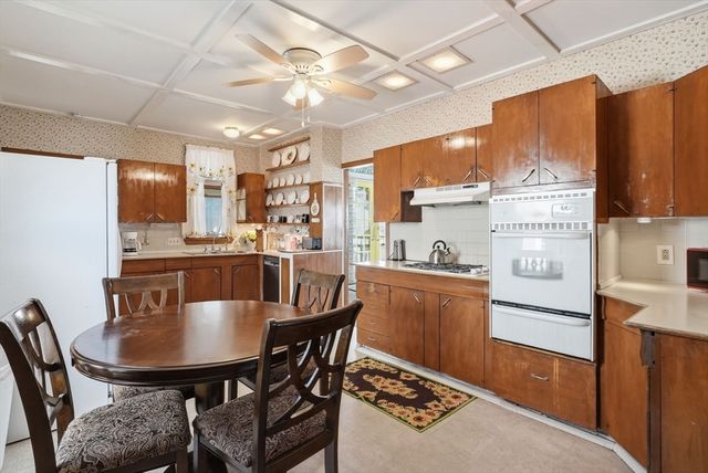 70 Allen Ave, Lynn, MA 01902