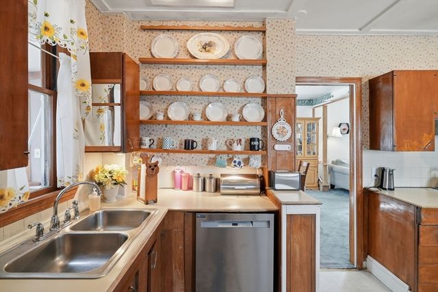 70 Allen Ave, Lynn, MA 01902